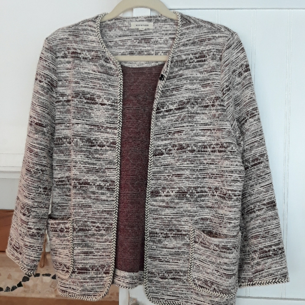 Boucle front close jacket